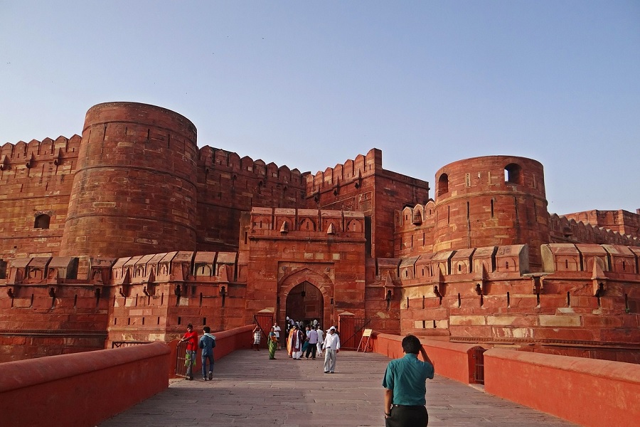 Unveiling the Grandeur of Agra Fort : A Journey Through India's Majestic History